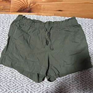 Ann Taylor Outlet cargo paper bag shorts